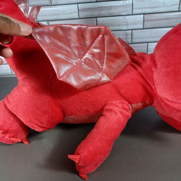 •Great Wolf Lodge Fiesta Shiny Dragon Plush 18" Stuffed Animal Red Shiny Scales - Picture 6 of 16